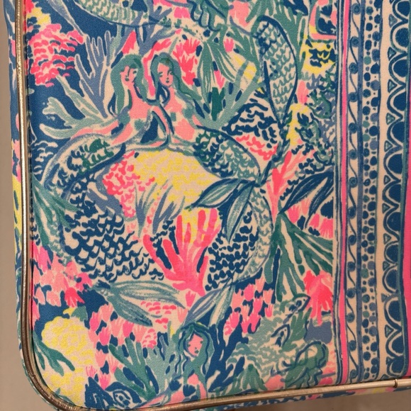 Lilly Pulitzer Pink and Blue Laptop Bag - Picture 4 of 7